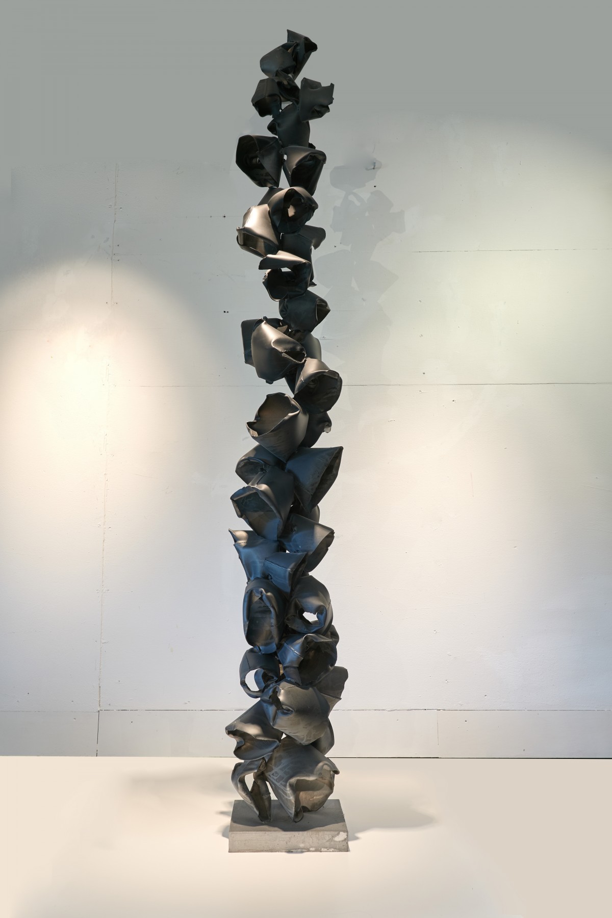 Black Matt Lupine Sculpture by Arne Quinze - 2