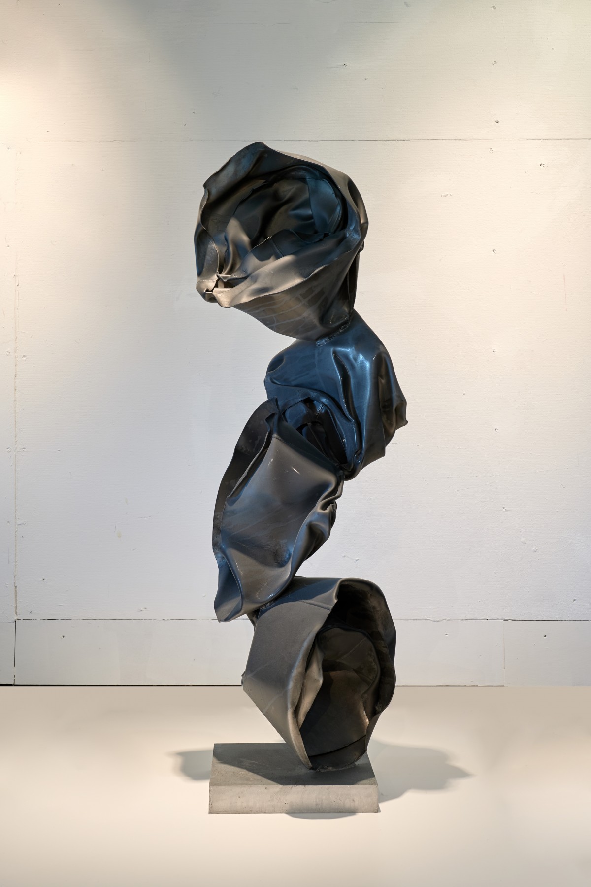 Black Matt Lupine Sculpture by Arne Quinze - 1